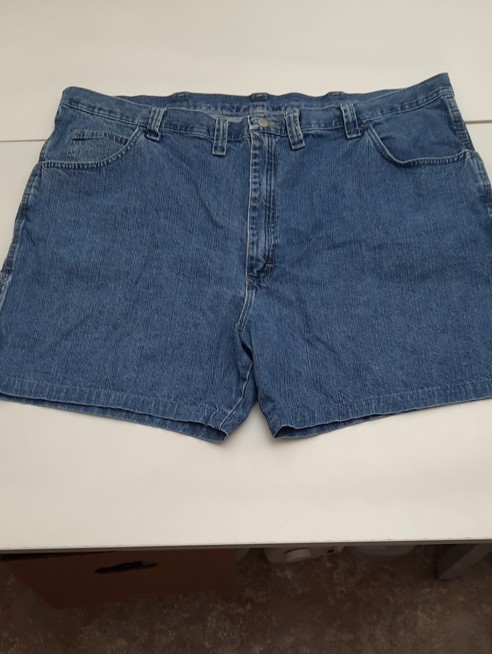 Wrangler Blue Relaxed Denim Carpenter Shorts - Size 46